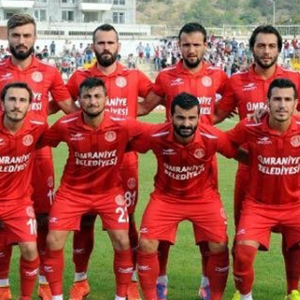 Futbolcular Pegasus çalışanını hastanelik etti