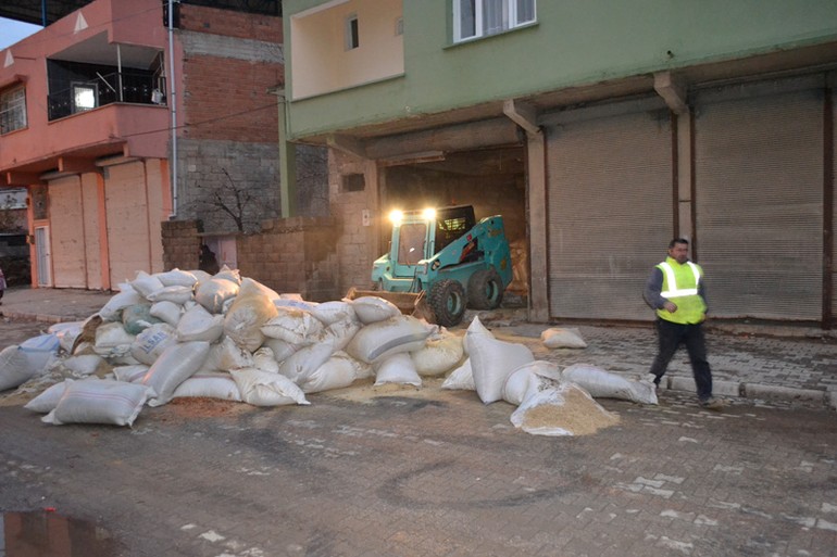 Tonlarca sahte pulbiber yakıldı