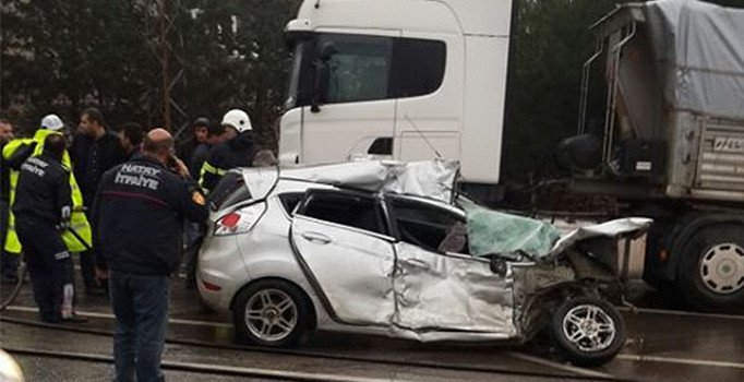 Hatay’da doktor trafik kazasında hayatını kaybetti