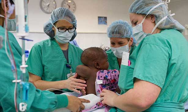 Tıp tarihine geçti! 4 ayaklı ve 2 omurgalı doğdu