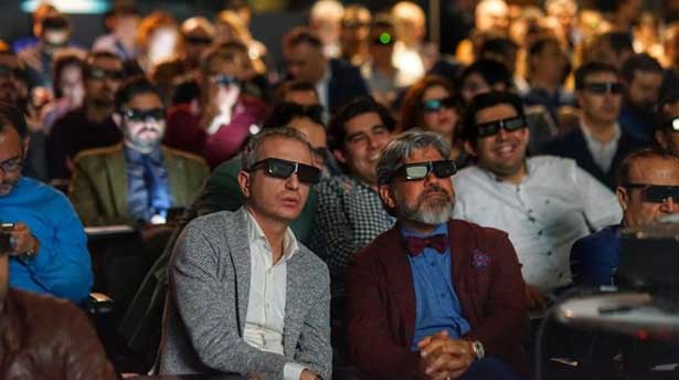 Ameliyatı canlı yayınla 3 boyutlu izlediler