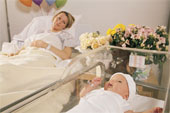 Sezaryen arttı, anne-bebek ölümleri azaldı