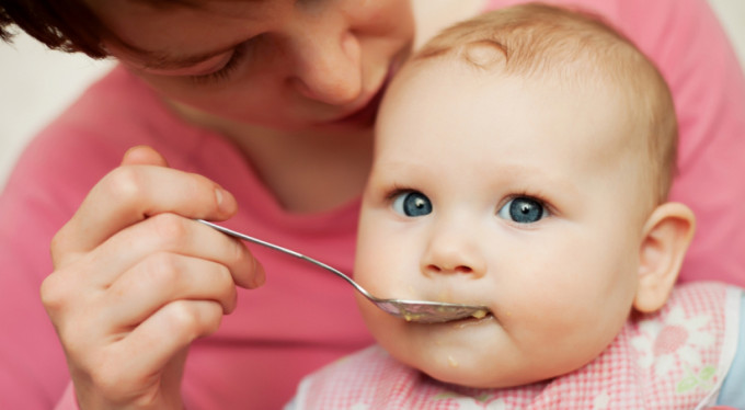Fazla karbonhidrat veya proteinle beslenen bebekler hastalıklara yakalanabilir