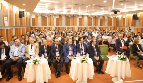 İzmir'de dijital hastane değerlendirme toplantısı