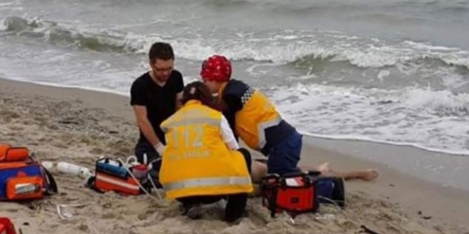 Denize giren üniversite öğrencisi boğuldu