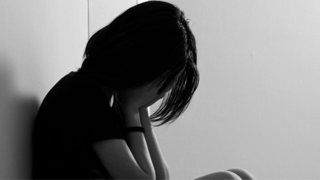 Minibüste kelepçe takıp tecavüz etti iddiası !