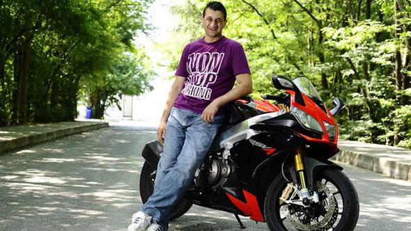 'Altın Elbiseli Adam' Barkın Bayoğlu hayatını kaybetti