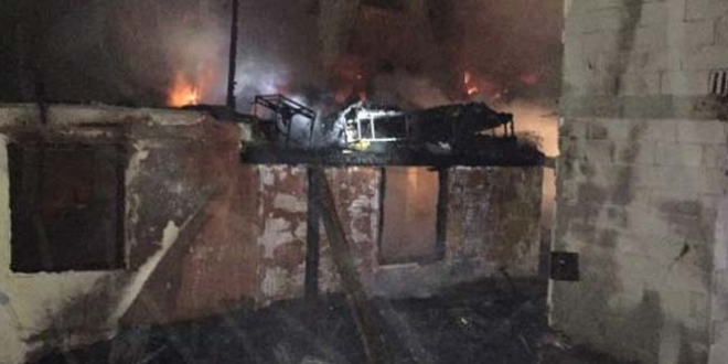 Sivas'ta Tüp patladı, 2 katlı ev yandı