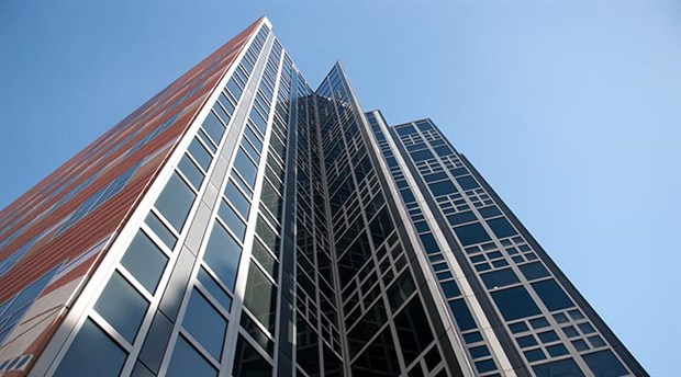 Eski Bakan'ın kızı 19. kattan atlayarak intihar etti