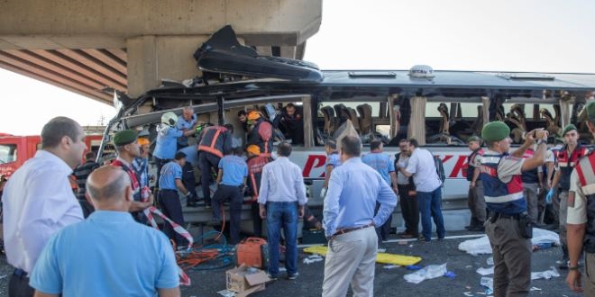Ankara'da korkunç kaza! Yolcu otobüsü köprüye çarptı: 5 ölü, çok sayıda yaralı var