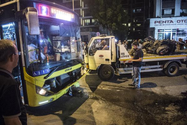 Kadıköy'de feci kaza: 1 ölü, 3 yaralı