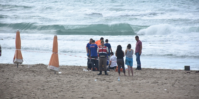 Denize giren üniversite öğrencisi boğuldu