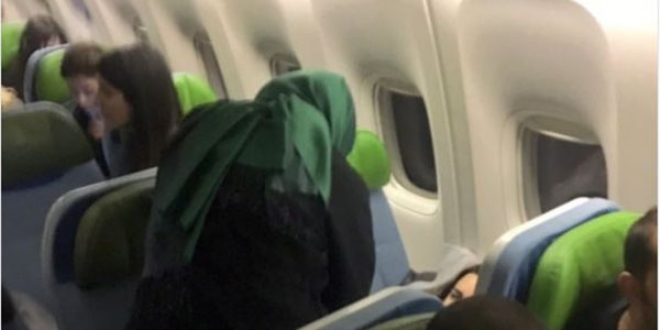 Uçakta rahatsızlanan yolcuya ilk müdahaleyi bakan yaptı