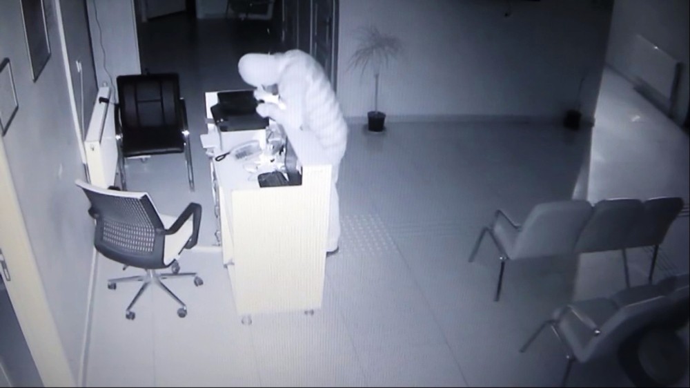 Sağlık Merkezine hırsızlar dadandı