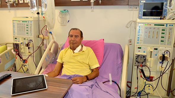 İsveç’teki ameliyatta içinde unutulan kataterden Türk doktor sayesinde kurtuldu