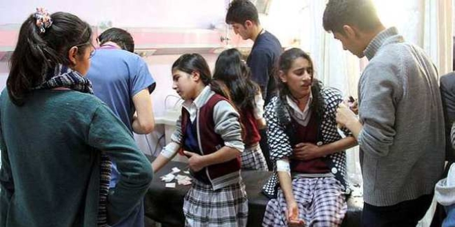 Ankara'da civa paniği: 5 öğretmen ve 16 öğrenci hastaneye kaldırıldı