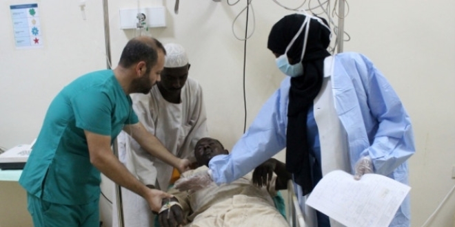 Türk doktorlarından Sudan'da 500 göz ameliyatı