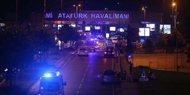 Kalp krizi geçiren yolcu, Atatürk Havalimanı'nda öldü