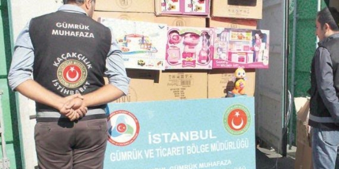 Yüz binlerce kanserojen kaçak oyuncak ele geçirildi