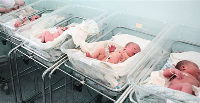 Doğum evinde skandal! Yeni doğan bebekleri ölü deyip, başkalarına verdiler