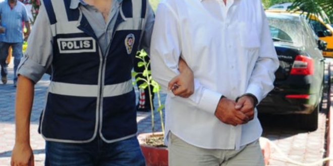 Ağrı'da 1'i doktor, 3 kamu görevlisi gözaltına alındı