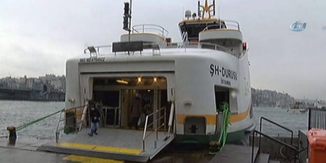 Üsküdar vapurunda can pazarı