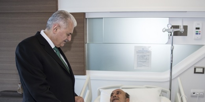 Başbakan Yıldırım'dan hastane ziyareti