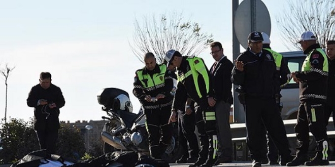 Cezaevi nakil aracı ile çarpışan motosikletteki çift yaşamını yitirdi