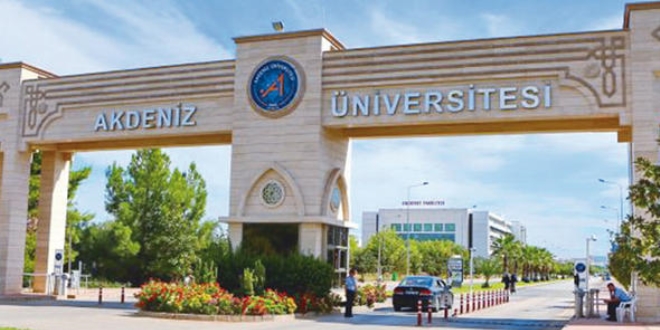 AÜ: Kanser skandalına karışan öğretim üyeleri hakkında 'ihraç' teklifi