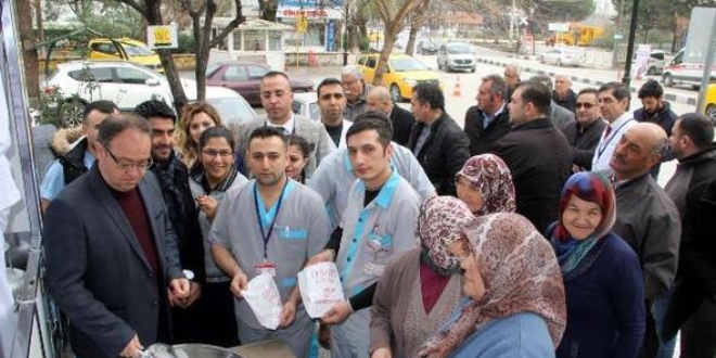 Hastane çalışanları Mehmetçik için lokma döktürdü
