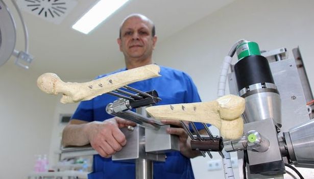 Türk doktordan dünyada bir ilk: 'Ortopedi Robotu'