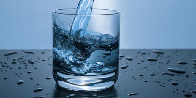 Bol su tüketmek, böbrek taşı oluşumunu engelliyor