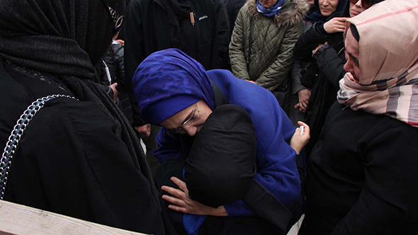 Erdoğan ailesinin acı günü... Son yolculuğuna uğurlandı