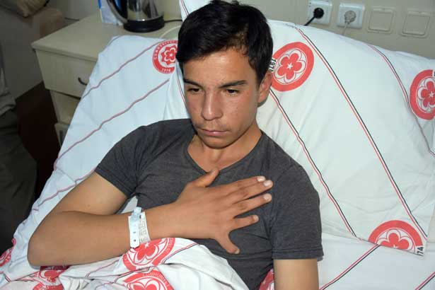 6'ncı parmağından kurtulmak için ameliyat olacak