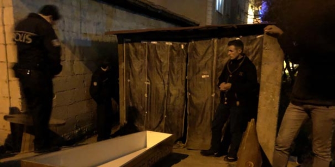 5 çocuk annesi kendini asarak intihar etti