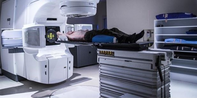 Radyoterapi alan kişilerin radyasyon yayma riski yok