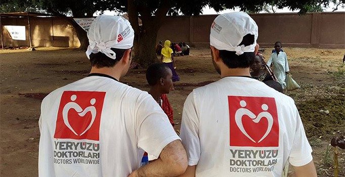 Yeryüzü Doktorları'ndan Uganda'ya "ortopedi" desteği