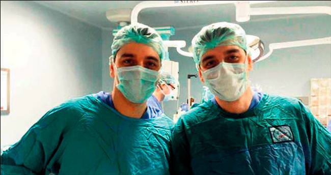 İkiz doktorlar iki ayrı bedende tek hayat sürüyor