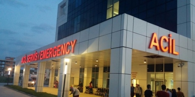 Acillerde bir gecede 51 bin hastaya hizmet