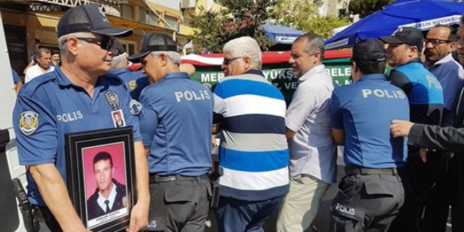 Kalp krizinden ölen polise veda