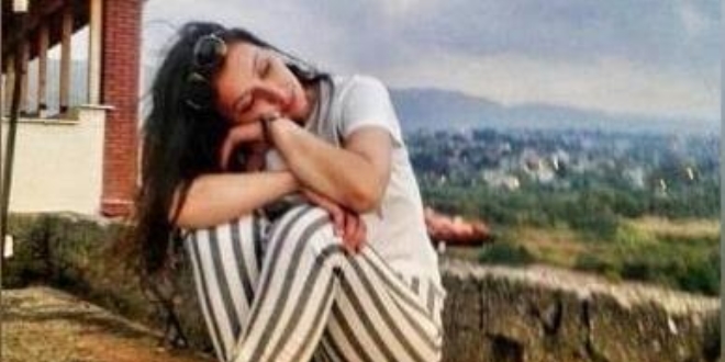 Babasıyla tartışan genç kız, canlı yayın yapıp intihar etti