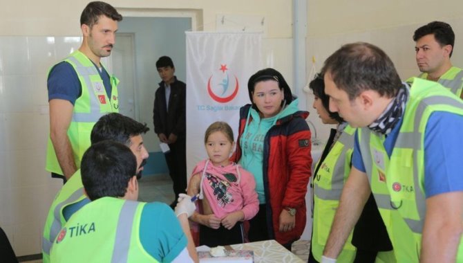 Türk doktorlar Özbekistan'da bölge halkına ücretsiz hizmet verecek