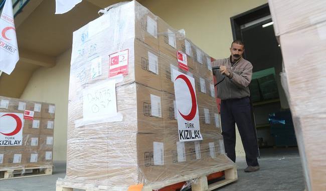 Türk Kızılayı 8,5 tonluk ilaç yardımı için Gazze'de