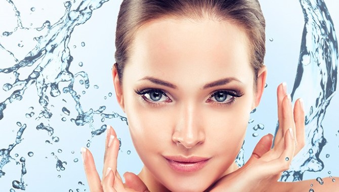 Genç Görünmek İsteyenler İçin Hydrafacial Cilt Bakımı