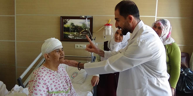 Kafatasından limon büyüklüğünde kitle çıkarıldı