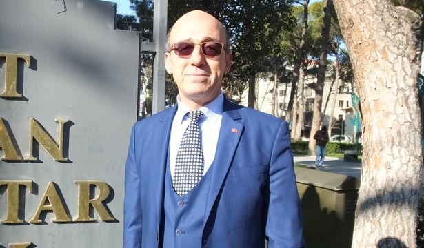 Ambulans şoförü mesleği bıraktı... Belediye başkanlığına adaylığını koydu