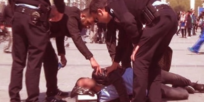 Sağlık personeli düğününü bıraktı epilepsi nöbeti geçiren hastaya müdahale etti