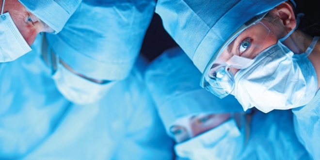 Cerrah, hastayla karşı karşıya kalmamalı