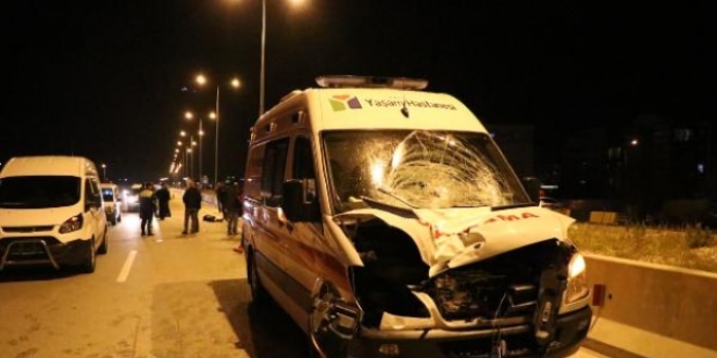Hasta nakli yapan ambulansın çarptığı öğretmen öldü