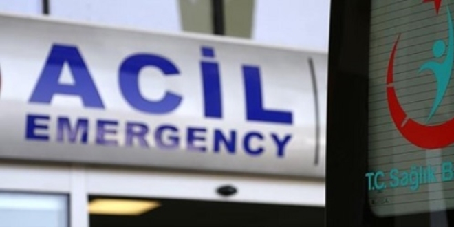 Yaralı kadına yoldan geçen doktorlar müdahale etti